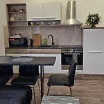 Singles Apartment *
